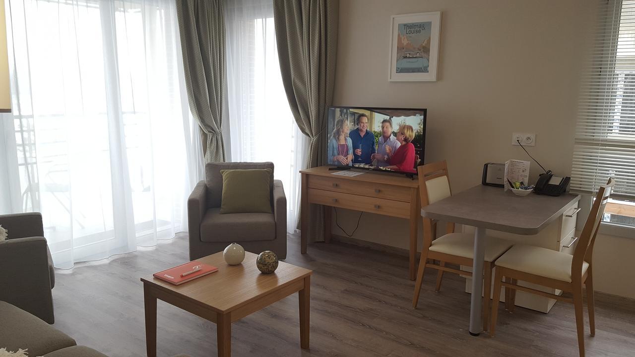 Residence Seniors Domitys Les Hautes Feuilles Reims Luaran gambar